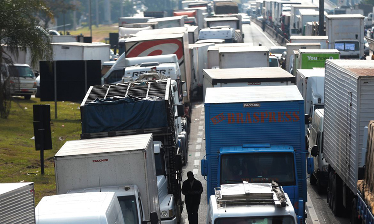 Transportadores de carga não precisam mais renovar registro