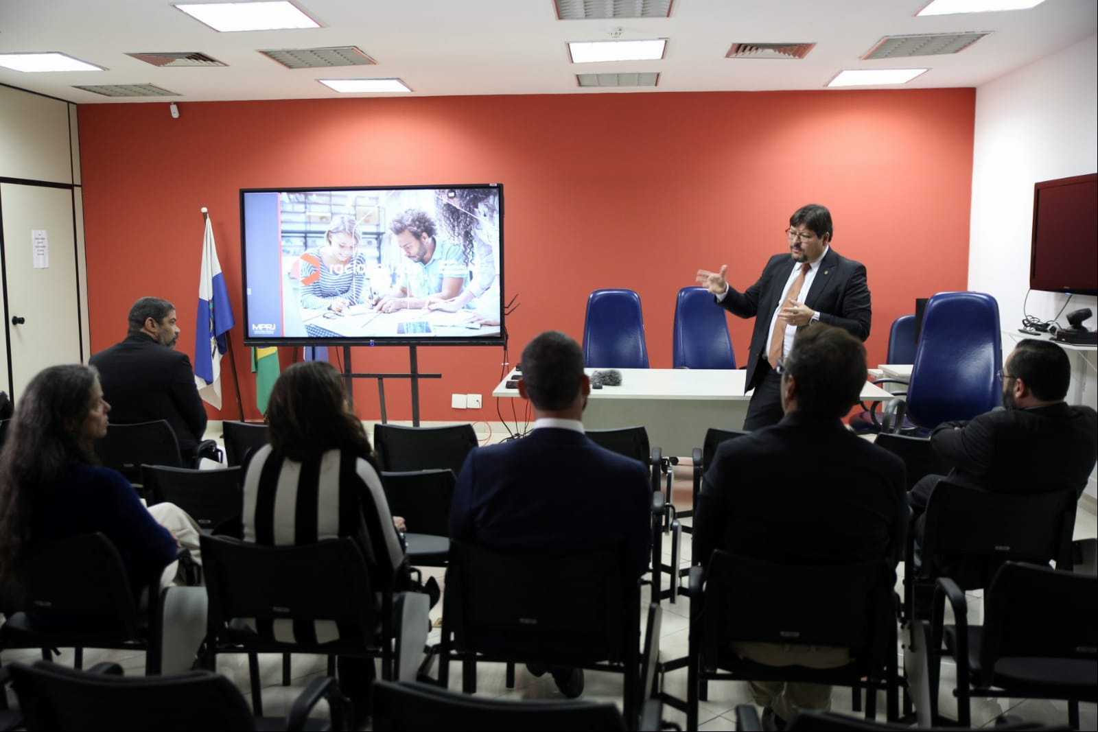 O procurador-geral de Justiça, Luciano Mattos, na Região Serrana (Divulgação MP)